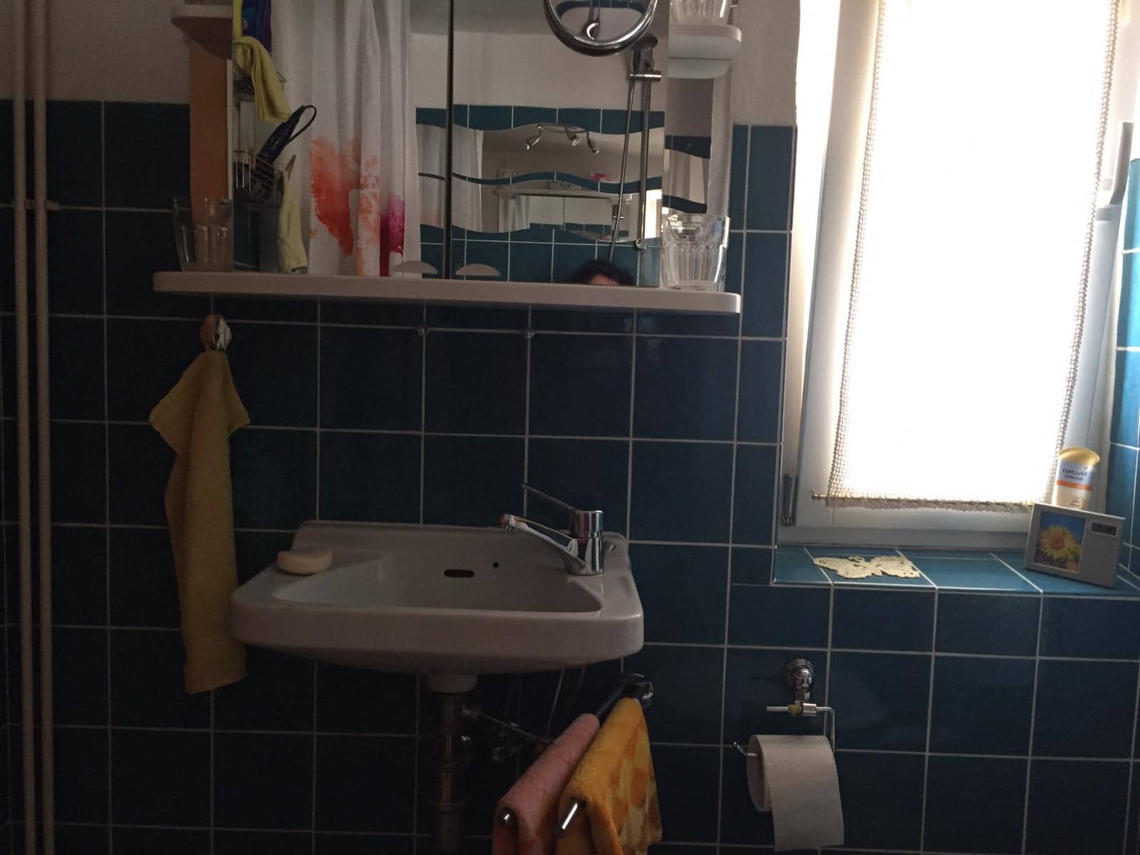 Badezimmer mit Tageslicht